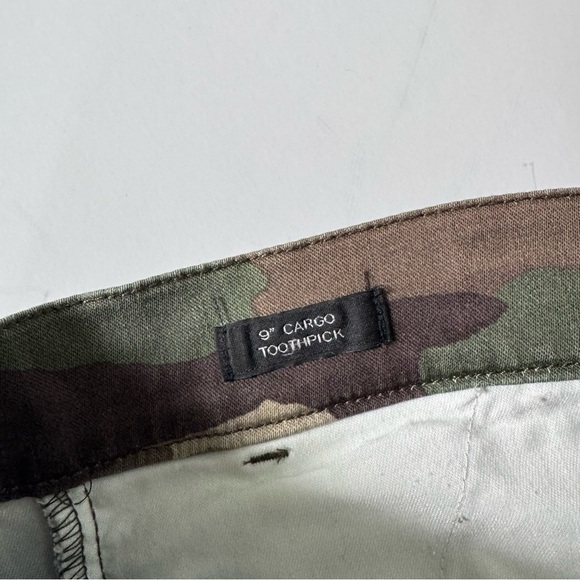 J Crew Cargo Toothpick Camouflage Stretch Legging Pants Women’s Size 30 - Picture 7 of 8